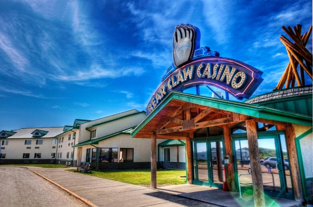 Bear Claw Casino & Hotel (Kenosee Park) 