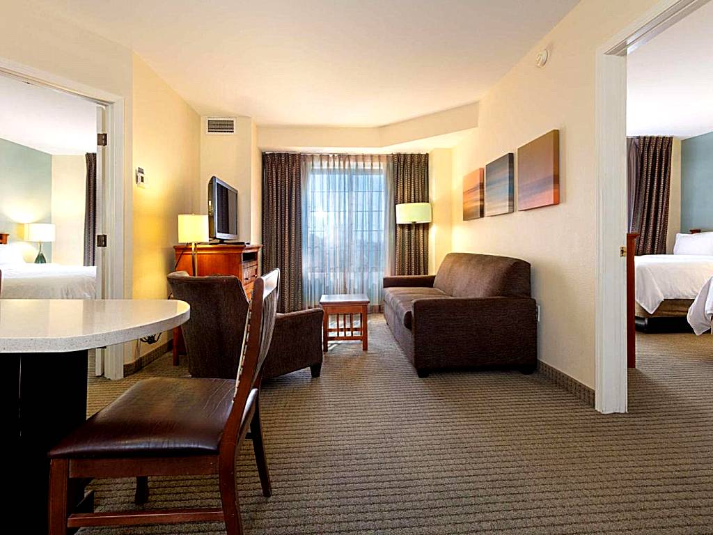 Sonesta ES Suites Anaheim Resort Area: Two-Bedroom Queen Suite with Two Double Beds and Bathtub - Mobility Accessible