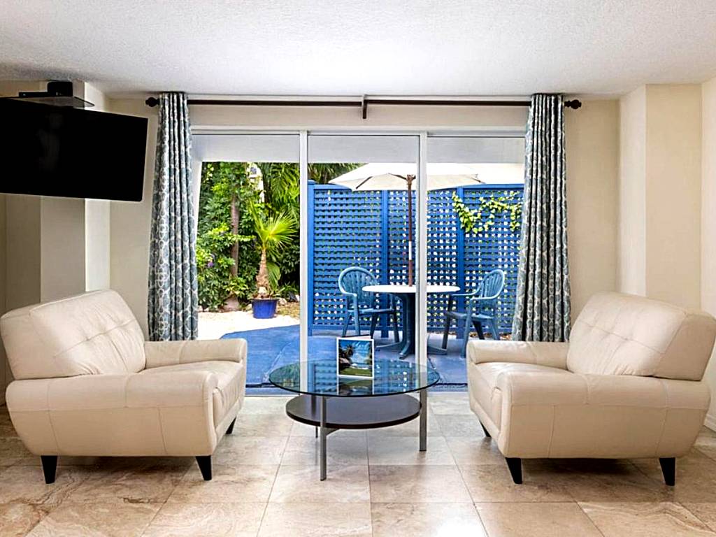 Azul del Mar: King Room with Garden View (Key Largo) 