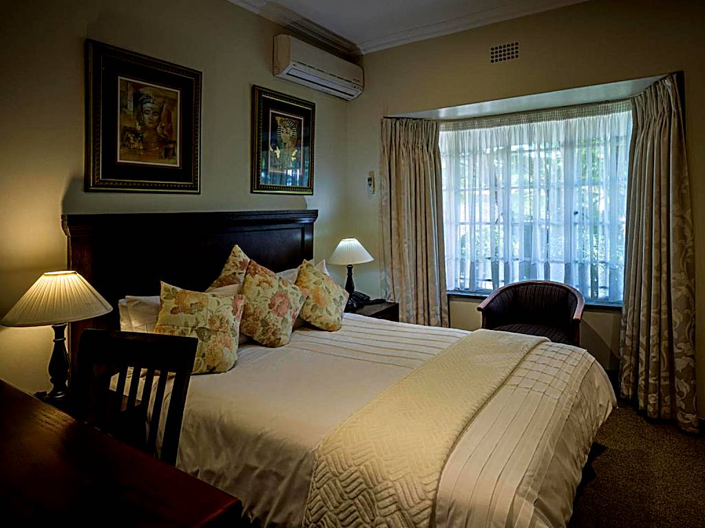 Gallo Manor Executive Bed & Breakfast:  Double Room