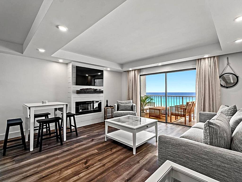 The Summit 803 - Luxury Beach Resort Condo - Beachfront - FREE BEACH CHAIRS AND SUNSHADE: Apartment
