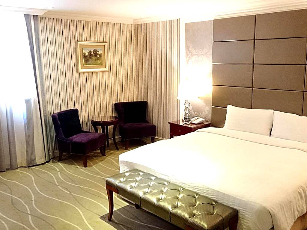 MRT Hotel: Deluxe Suite