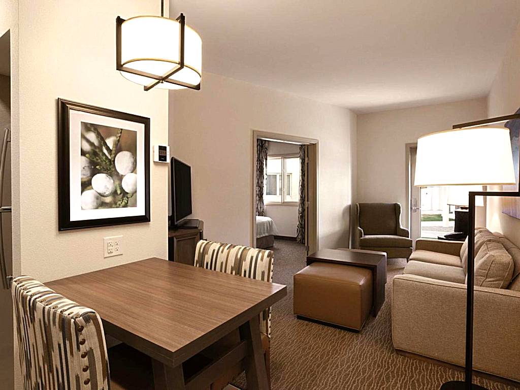 Homewood Suites Tucson St. Philip's Plaza University: One-Bedroom Suite with Pool View