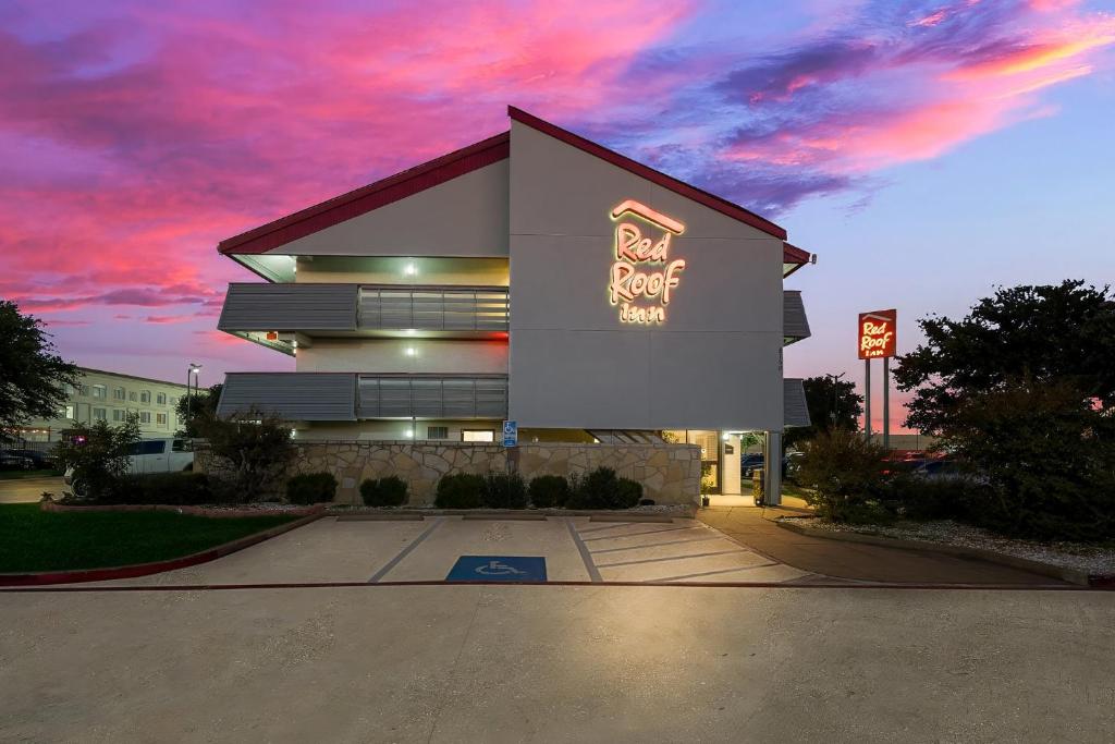 Red Roof Inn Dallas - DFW Airport North