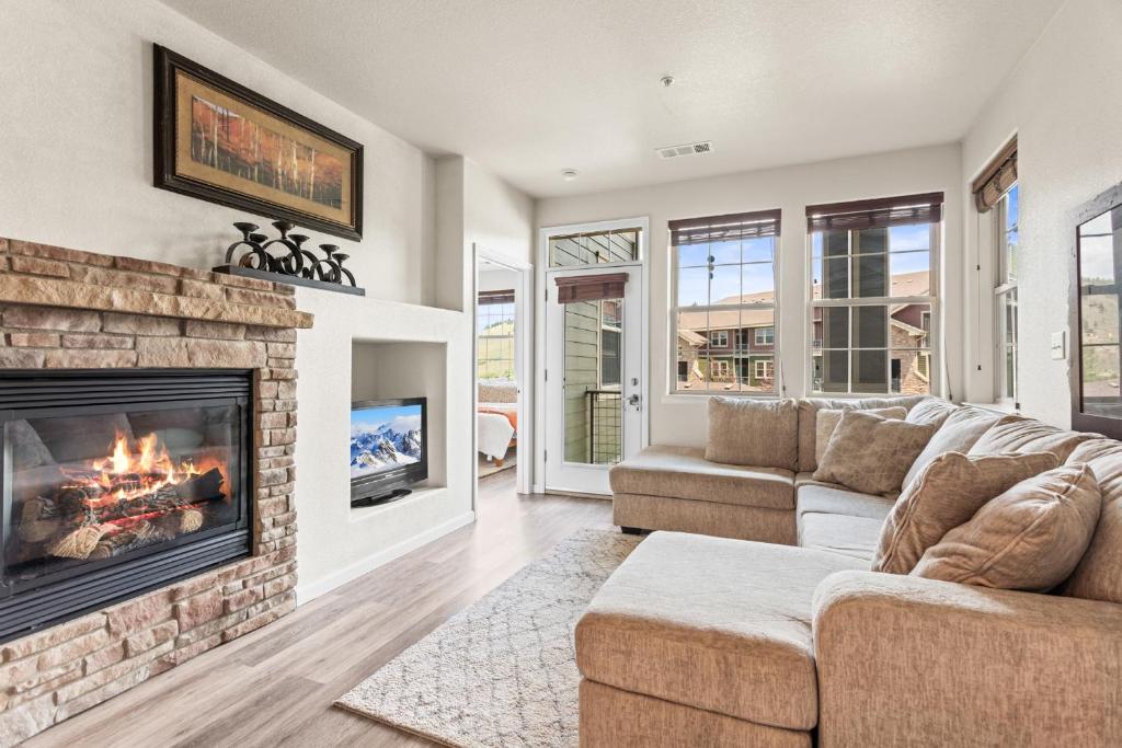 Aspen Meadows Condo, Dog-friendly! Explore RMNP, Grand Lake, and Granby Ranch Colorado