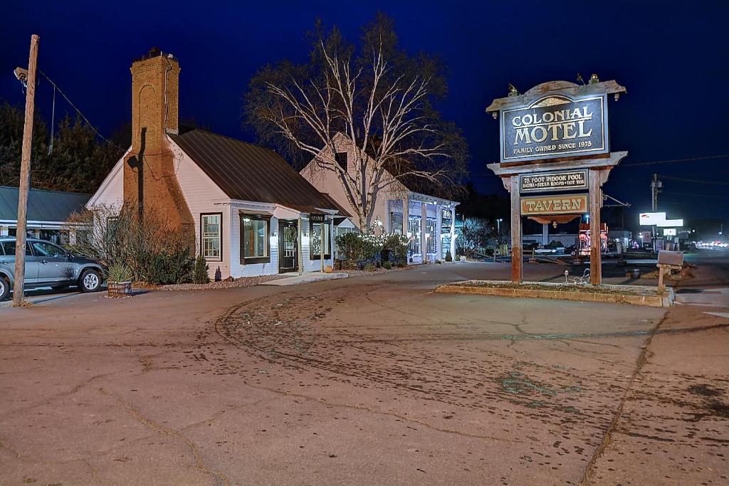 Colonial Motel and Spa