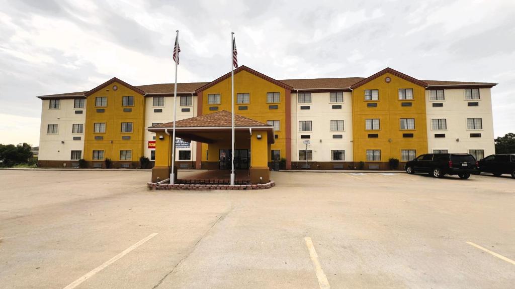 McAlester Inn and Suites