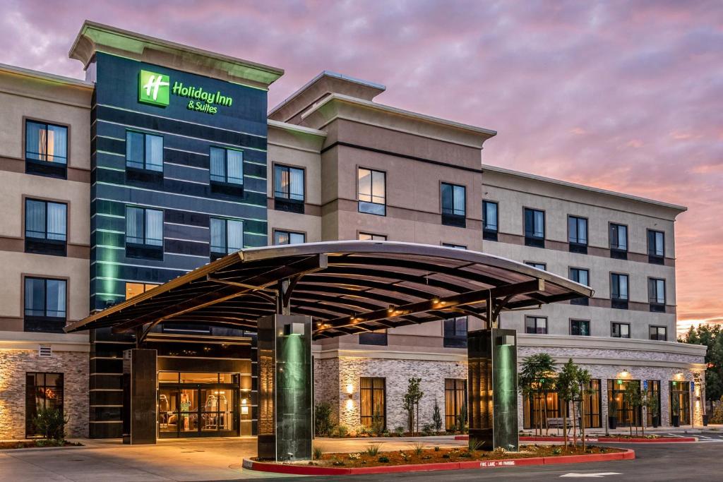 Holiday Inn Hotel & Suites Silicon Valley – Milpitas, an IHG Hotel