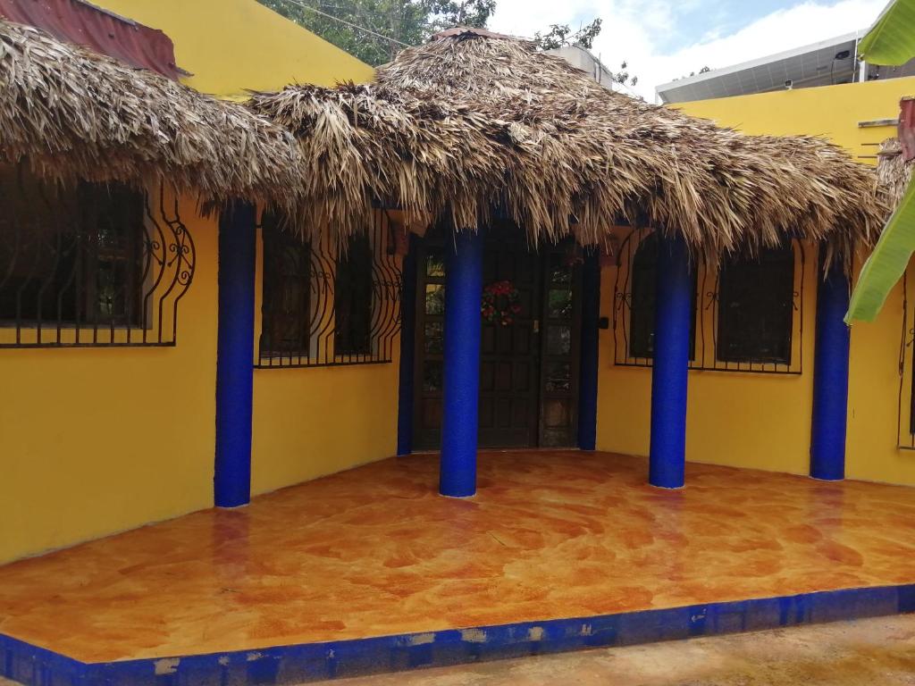 La casa de piedra y colores en Chichén Itzá