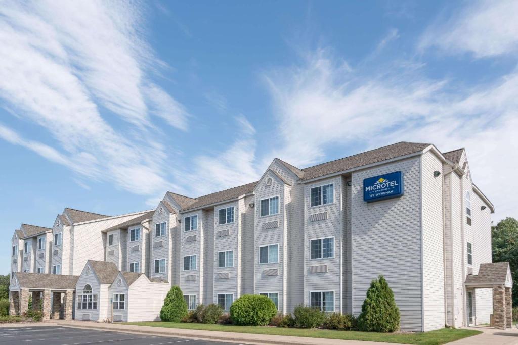 Microtel Inn & Suites by Wyndham Rice Lake